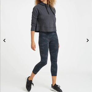 NWT Spanx Cropped Camo Leggings